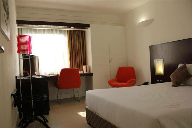 Hotel Le Saint Denis Exterior foto